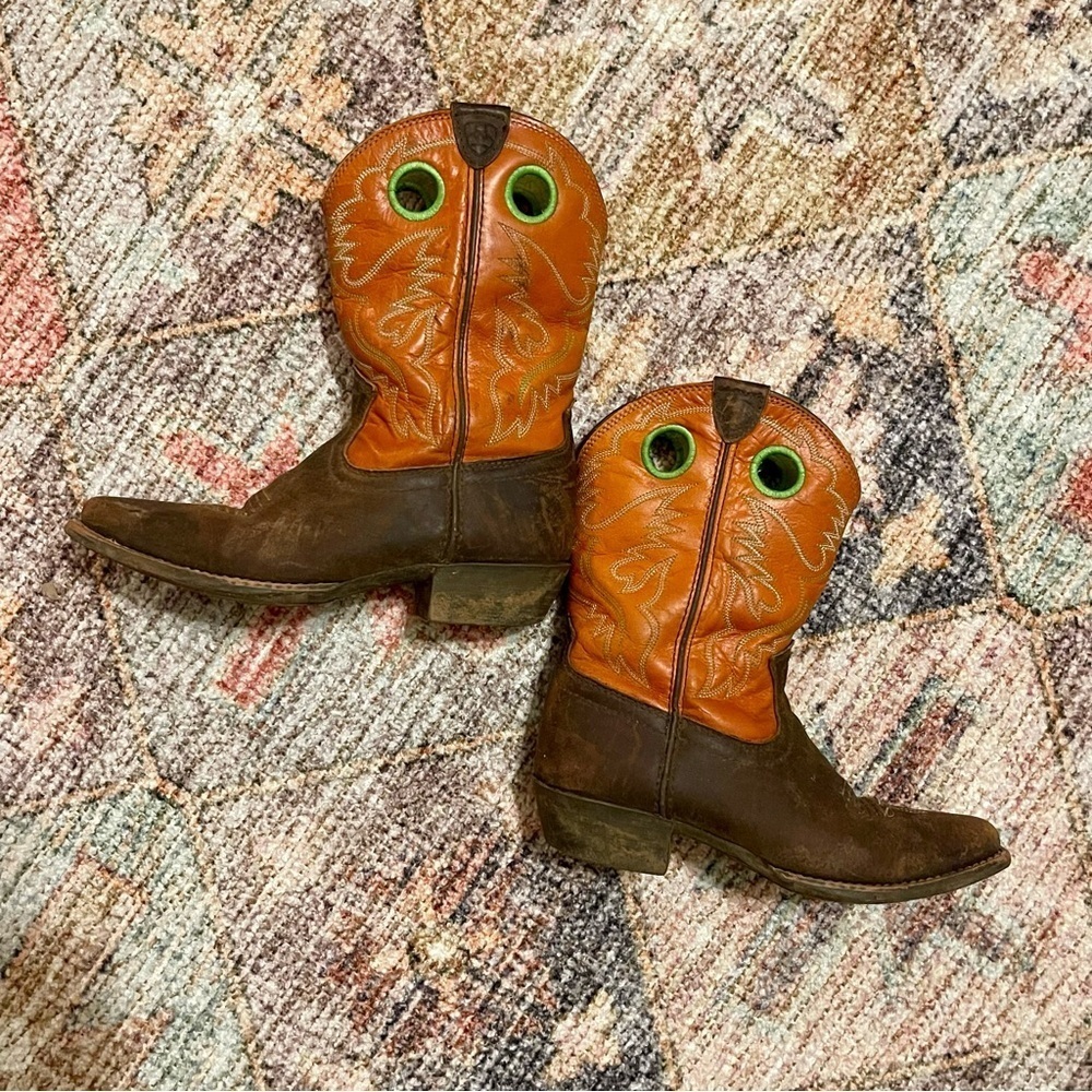 Ariat Cowboy Boots- Girls sz. 3 - Picture 3 of 7